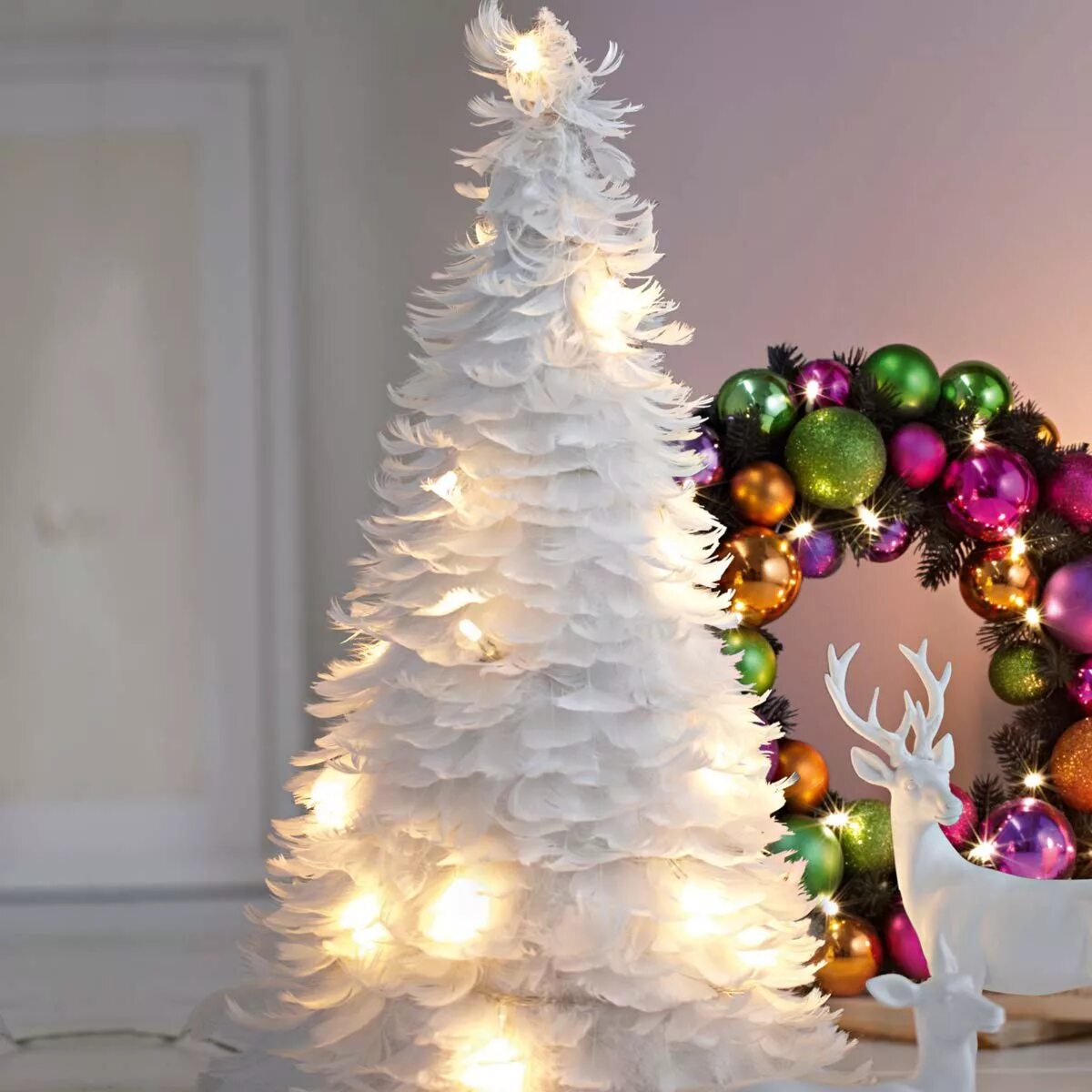 Объемная елка. Елка из конуса и мишуры. Елка из. Елка из салфеток. Елка своими руками идеи.