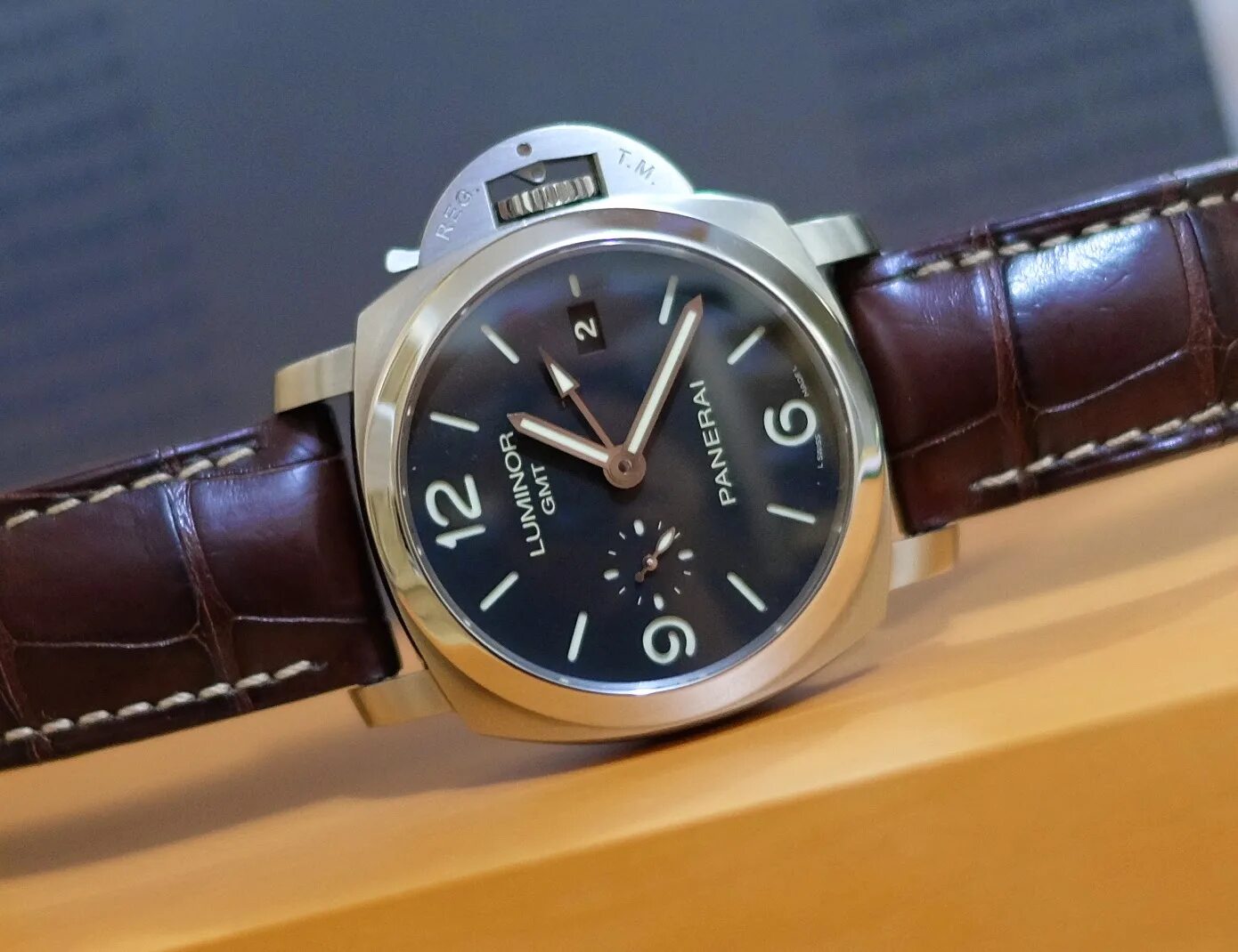 Panerai Pam 63 GMT. Наручные часы Panerai pam00379. Pam320. Panerai 1335. Оригиналы часов панерай