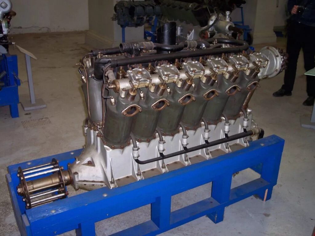 12 двиг. Liberty 12 двигатель. Allison 1710 v12. Liberty l-12. Мотор л12.