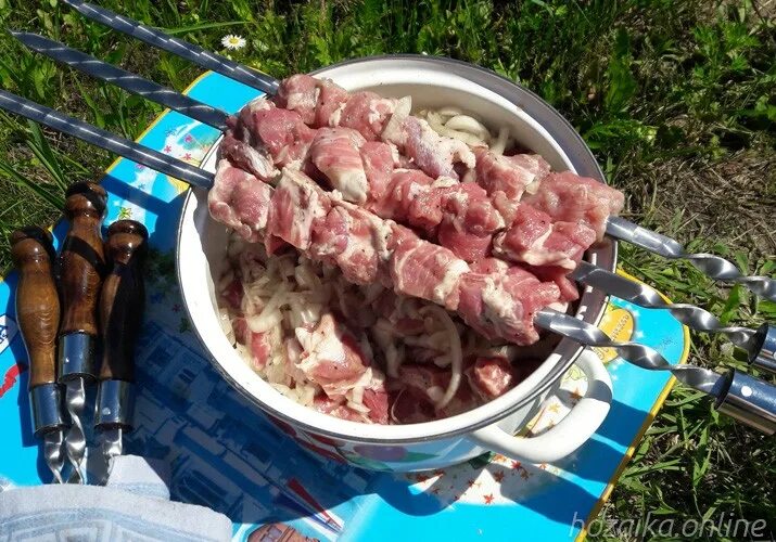 Как замариновать шашлык как в шашлычной. Шашлык маринад самый вкусный.