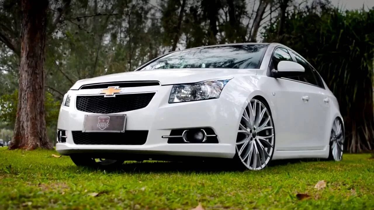 Шевроле круз своими руками. Chevrolet Cruze Tuning. Шевроле Круз r18 Tuning. Chevrolet Cruze 2010 тюнинг. Chevrolet Cruze tuned.