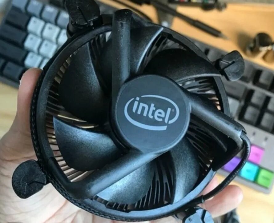 Кулер для i5 10400f. Lga1200 Fan. LGA 1200 кулер. Box кулер Intel 10400f.