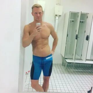 BigBoy12x8, smajlik69, wh1t3ros3 and 4 others. 