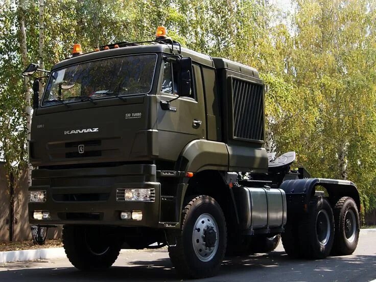 Автомобильный завод камаз набережные челны. Камаз 6570. Камаз 652043. Камаз 6561 геркулес. Российские автомобили камаз.