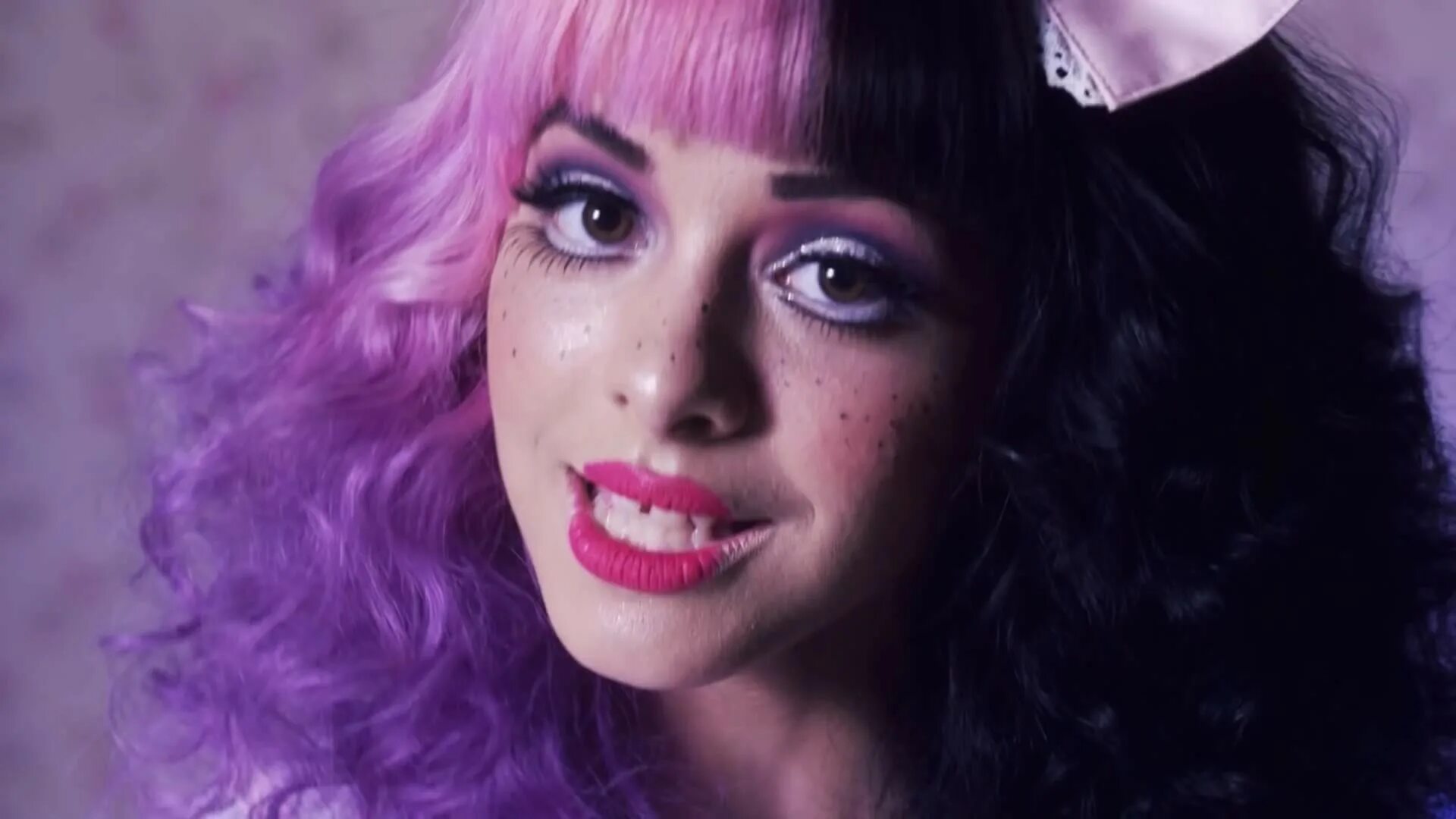 Мелани мартинес голос. Melanie martinez dollhouse. Мелани мартинес 2023. Мелани мартинес doll house. Dollhouse песня.
