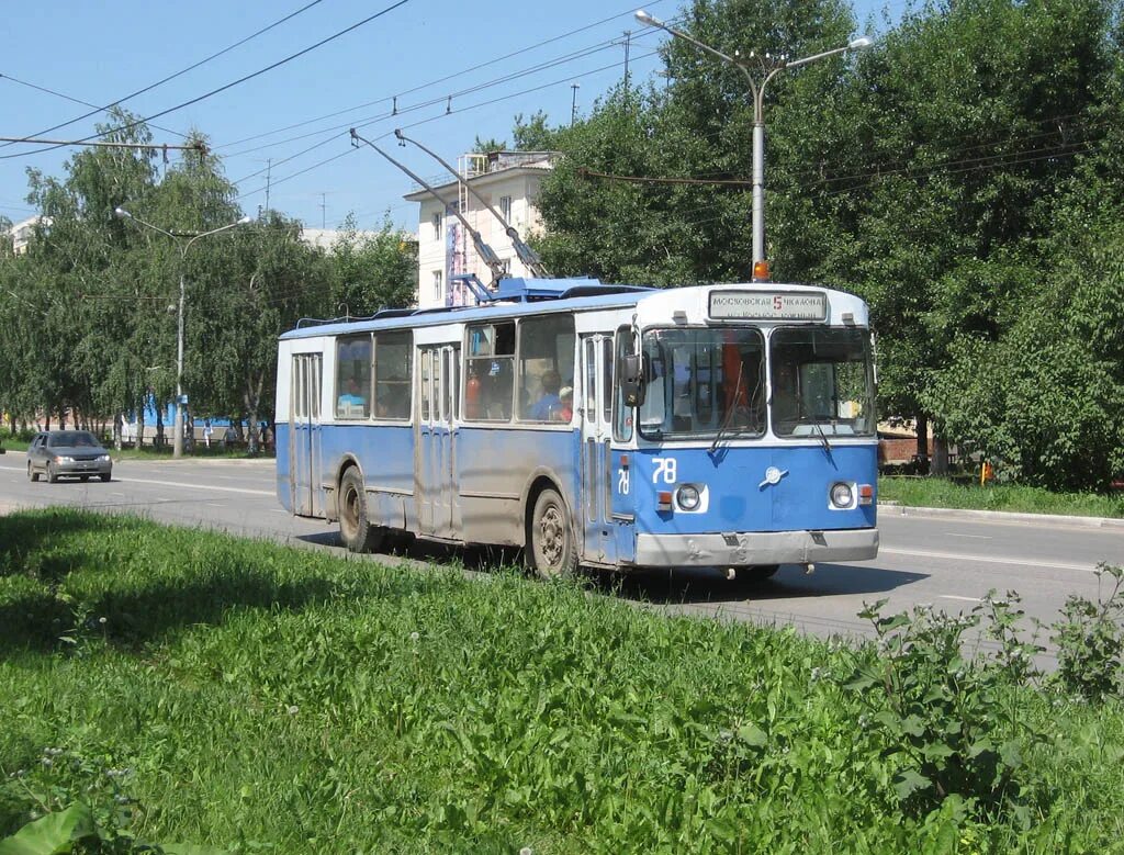 Троллейбус урал. ЗИУ-682 Каменск Уральский. ЗИУ 9 Каменск-Уральский. Троллейбус в Каменске Уральском. Троллейбус Каменск-Уральский 5.