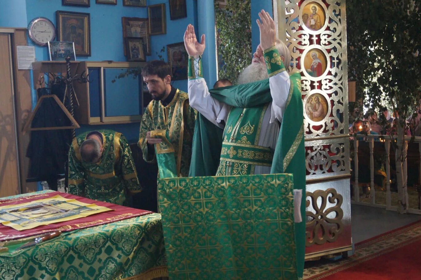 Троица праздник служба в храме. Троица в 2023 в храме. Храм святой троицы «на капельках» москва. Троица в 2023 в храме. Троица в 2023 в храме.