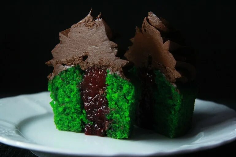 торт изумрудный остров. изумрудный торт с лимонным кремом. изумрудный торт с вертикальными коржами. шпинатный торт «изумрудный бархат». шпинатный закусочный торт.