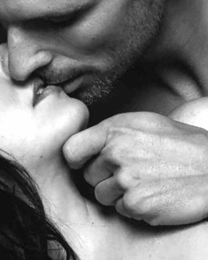 Грубо чувственный. Страстные поцелуи. Нежный поцелуй. Поцелуй страсть. Красивый поцелуй.
