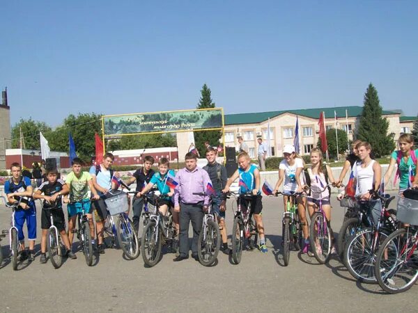 Погода по часам земетчино. РП Земетчино. Люди Земетчино. Земетчино Пенза. День поселка Земетчино.