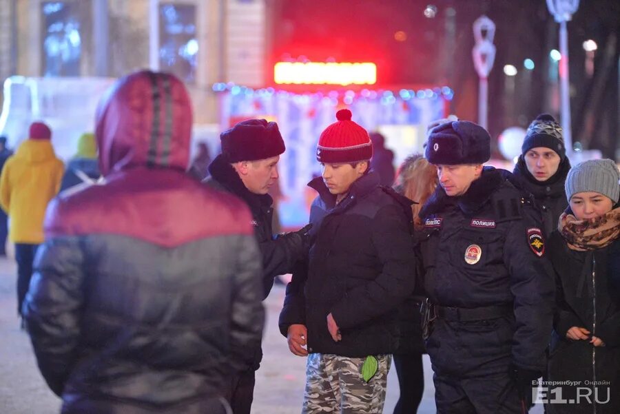 Новый год санкции. Россия полиция атмосфера.