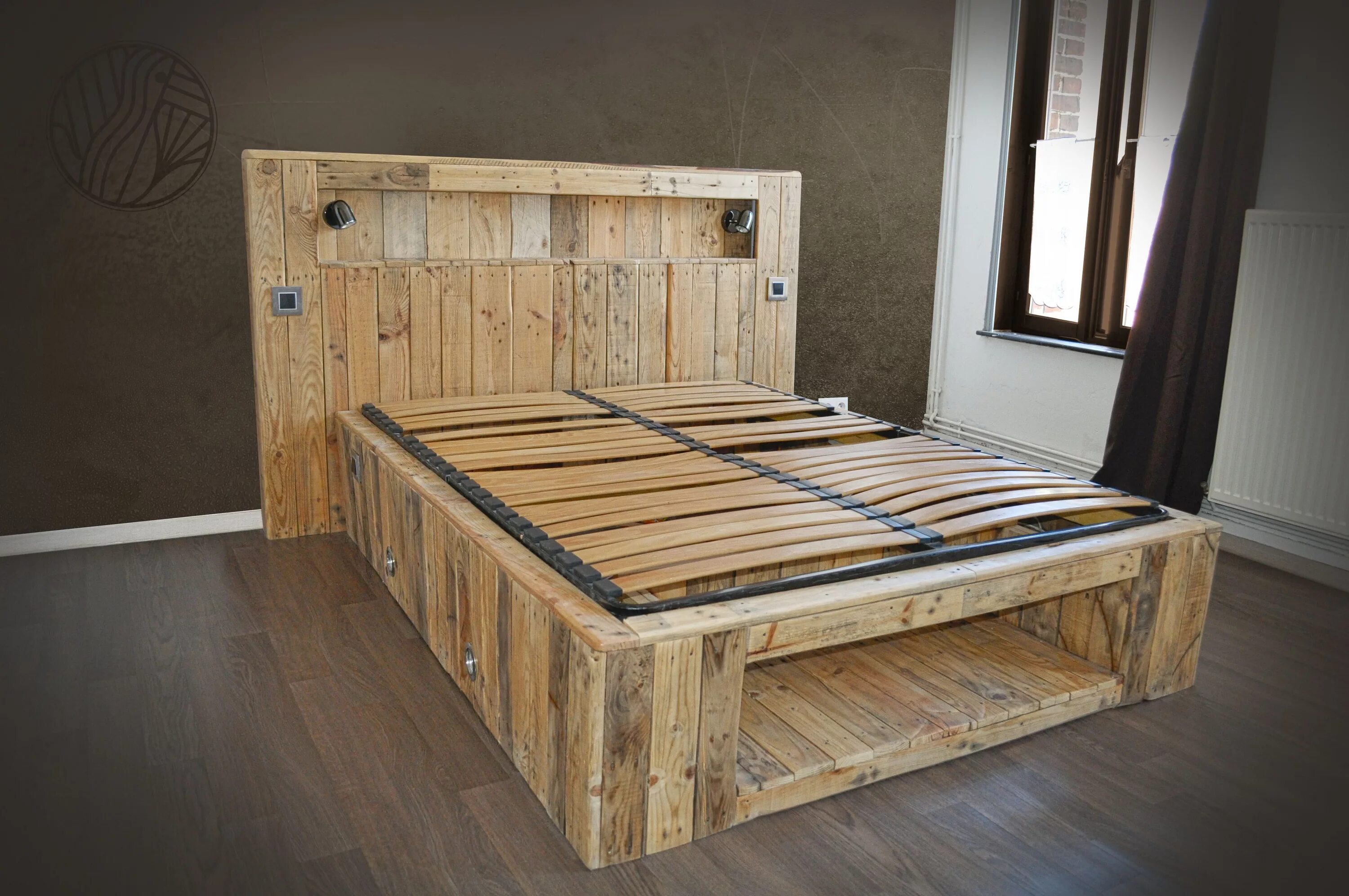 18 DIY Recycled Wood Bed Ideas For Unique Bedroom Design Diy pallet bed, Pallet 