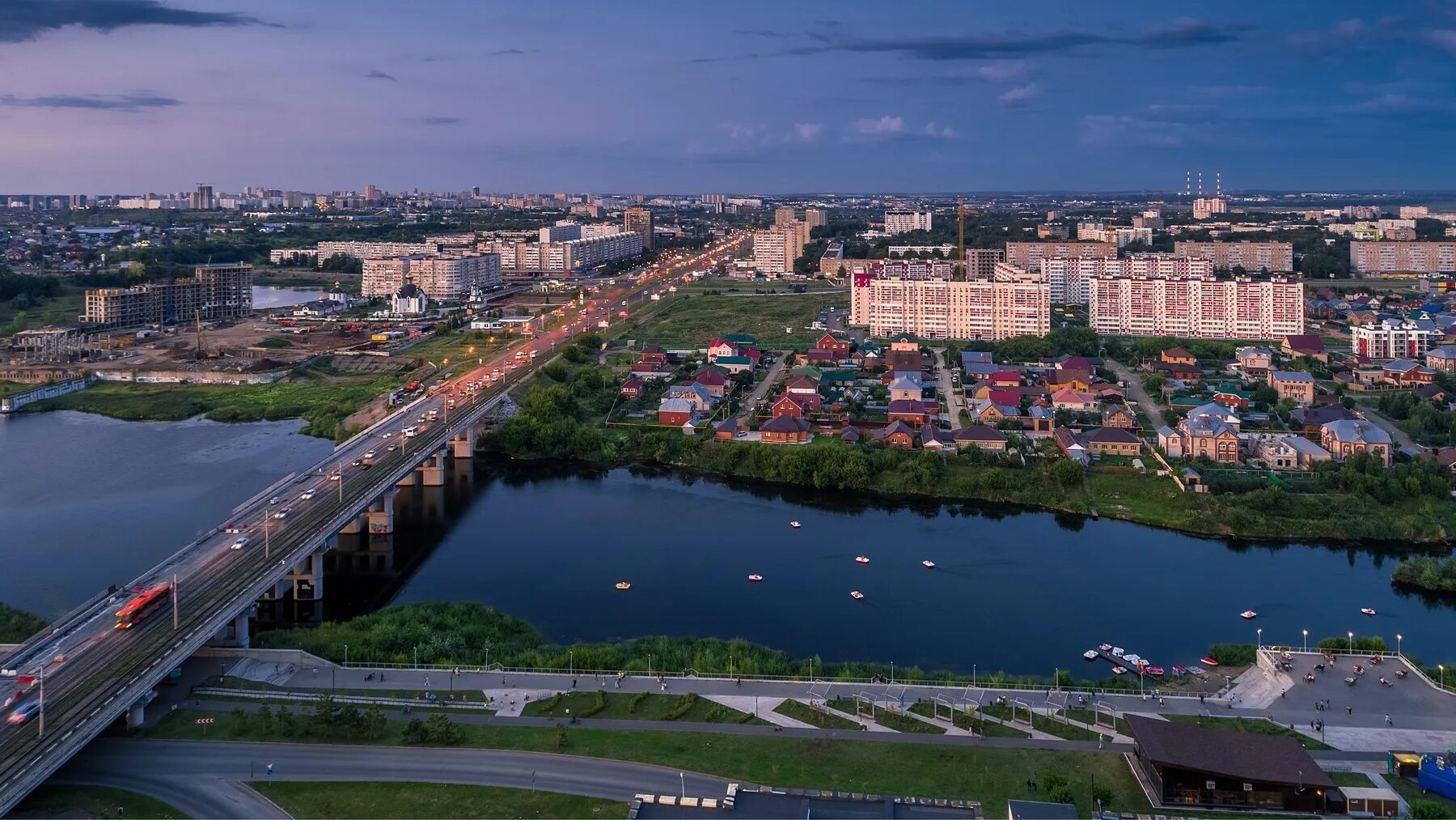 Город набережных жители. Город Набережные Челны. Набережная города Набережные Челны. Набережные Челны с высоты. Набережные Челны виды города.