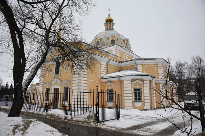 Красное село недвижимость. Храм Святой Троицы в Красном селе. Свято Троицкий храм красное село. Красносельский Свято-Троицкий храм, красное село. Троицкая Церковь (красное село).