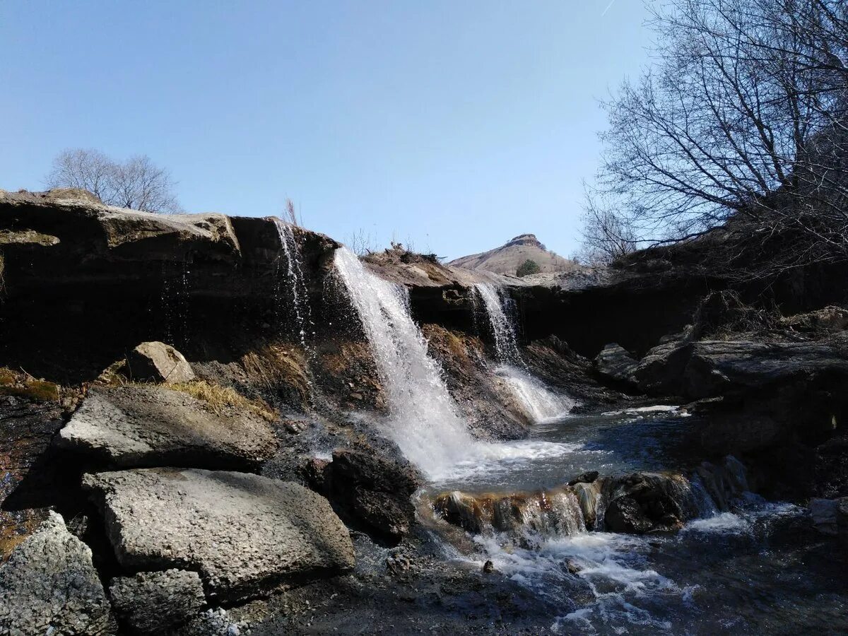 кисловодский парк лермонтовский водопад. медовые водопады кисловодск. водопад в кисловодске на р. лермонтовский водопад. кисловодск, ущелье реки ольховки.