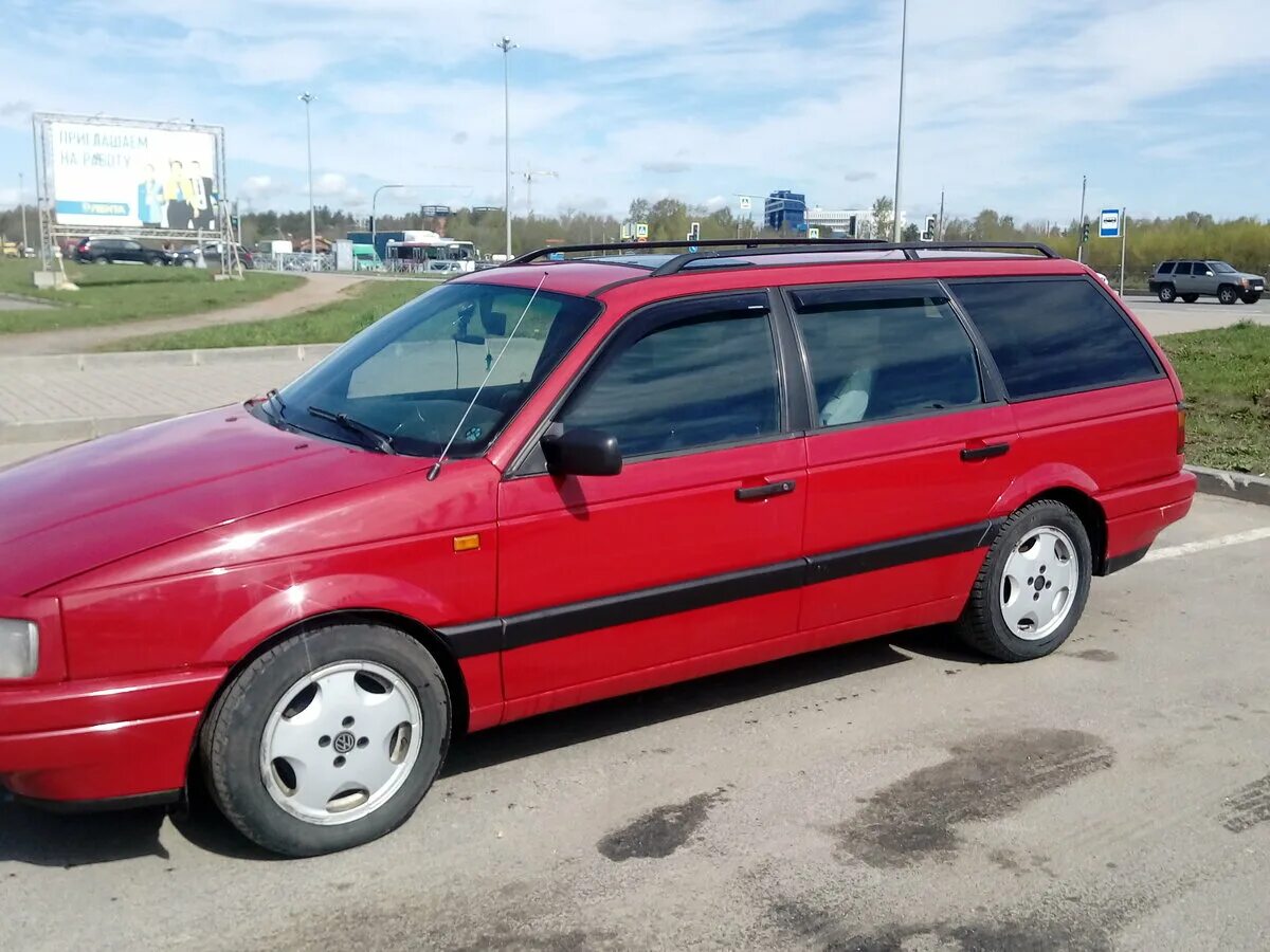 Passat b3 универсал красный. Volkswagen Passat b3 красный. Пассиа б 3 красный универсал. Фольксваген Пассат в3 универсал красный. Купить фольксваген универсал в россии