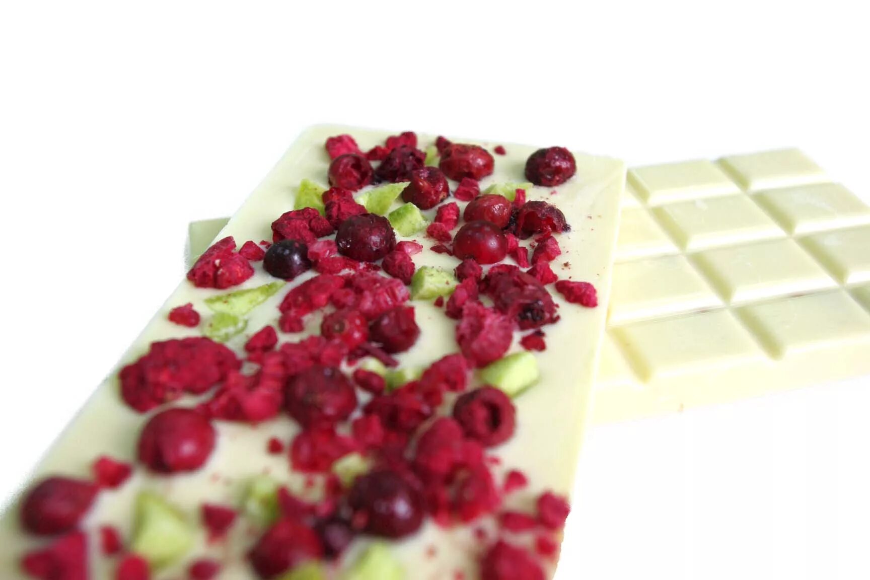 сладости с орехами. клюква сладость. а. клюквенный шоколад. клюква в белом шоколаде.