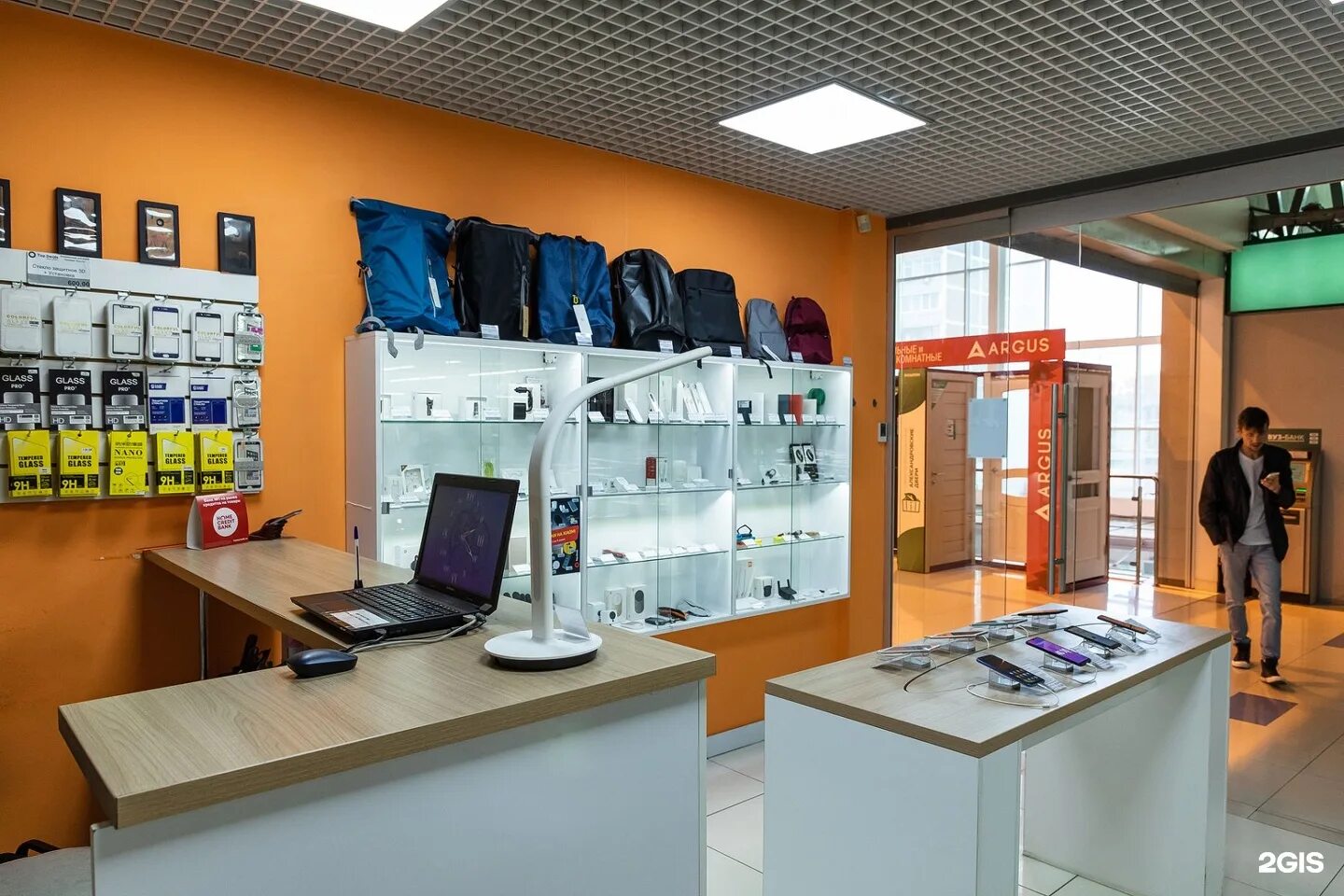 Магазин xiaomi в екатеринбурге. Магазин xiaomi в екатеринбурге. Магазин xiaomi. Mi store. Екатеринбург магазин ксиаоми.