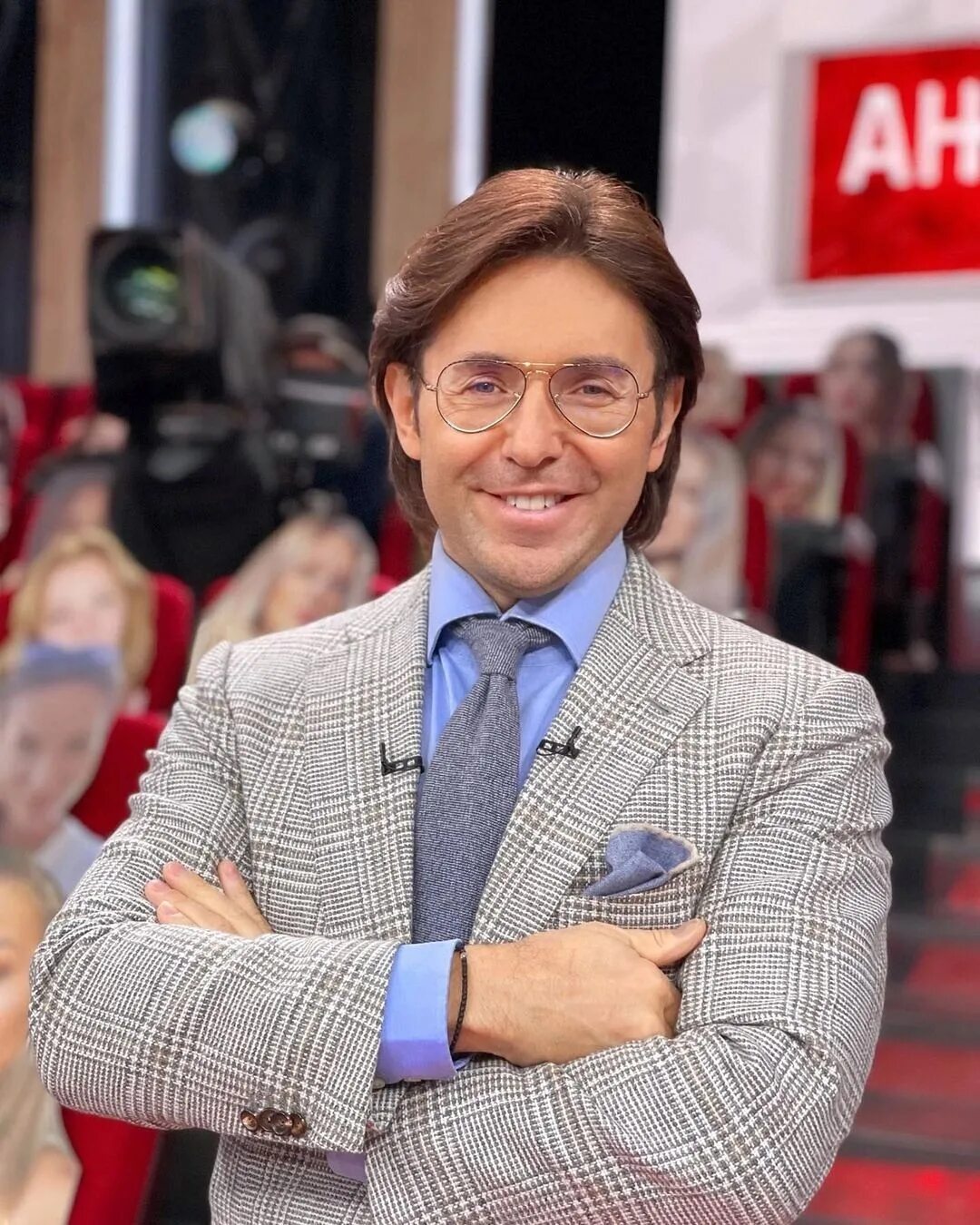 Лучший телеведущий 2023. Лучший телеведущий 2023. Педро паскаль прическа. Телеведущая нтв ирада зейналова. Марат башаров актер.