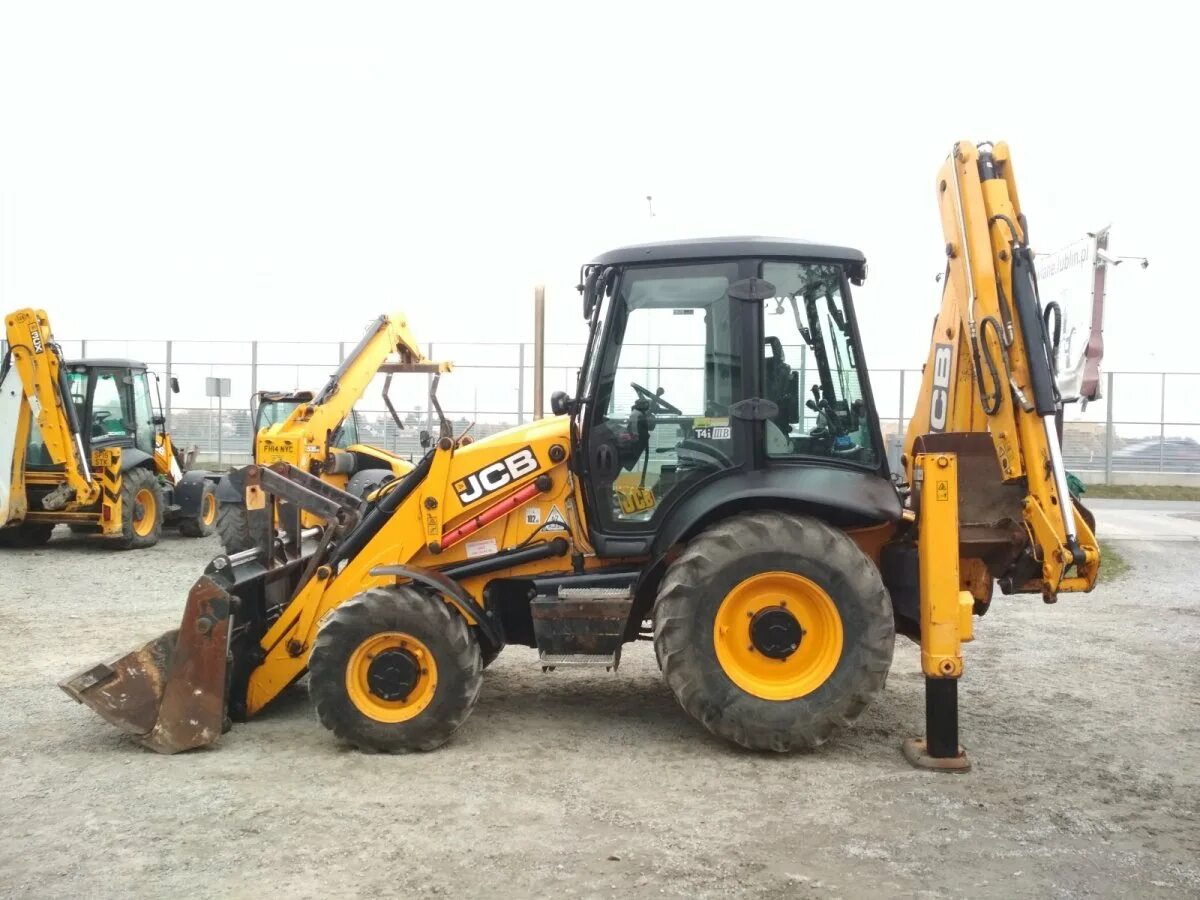 Jcb 4cx технические. JCB 4cx Pro. Трактор JCB 3 СХ. Трактор JCB 4cx большой.. Трактор петушок погрузчик JCB.