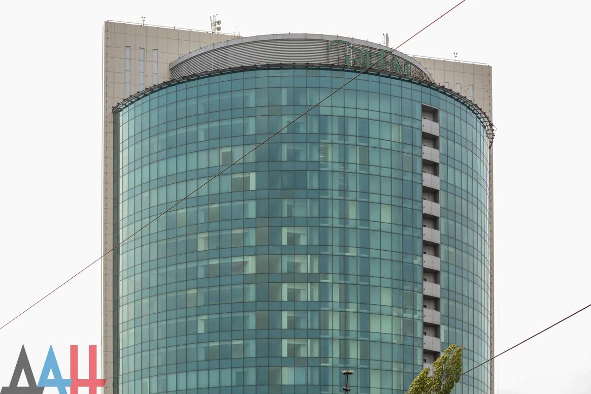 Грин плаза донецк. Шахтер плаза донецк днр. Донецк грин плаза внутри. Тц грин плаза донецк. Артема 51-а, тц грин плаза.