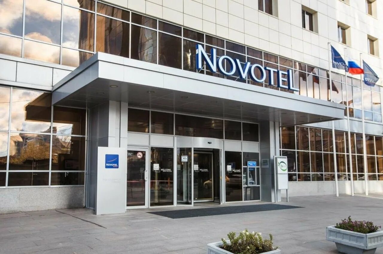 Новотель екатеринбург сайт. Novotel Екатеринбург центр ул Энгельса 7 Екатеринбург. Novotel 4 Екатеринбург. Екатеринбург гостиница Novotel, ул Энгельса 7. Энгельса 7 Екатеринбург.