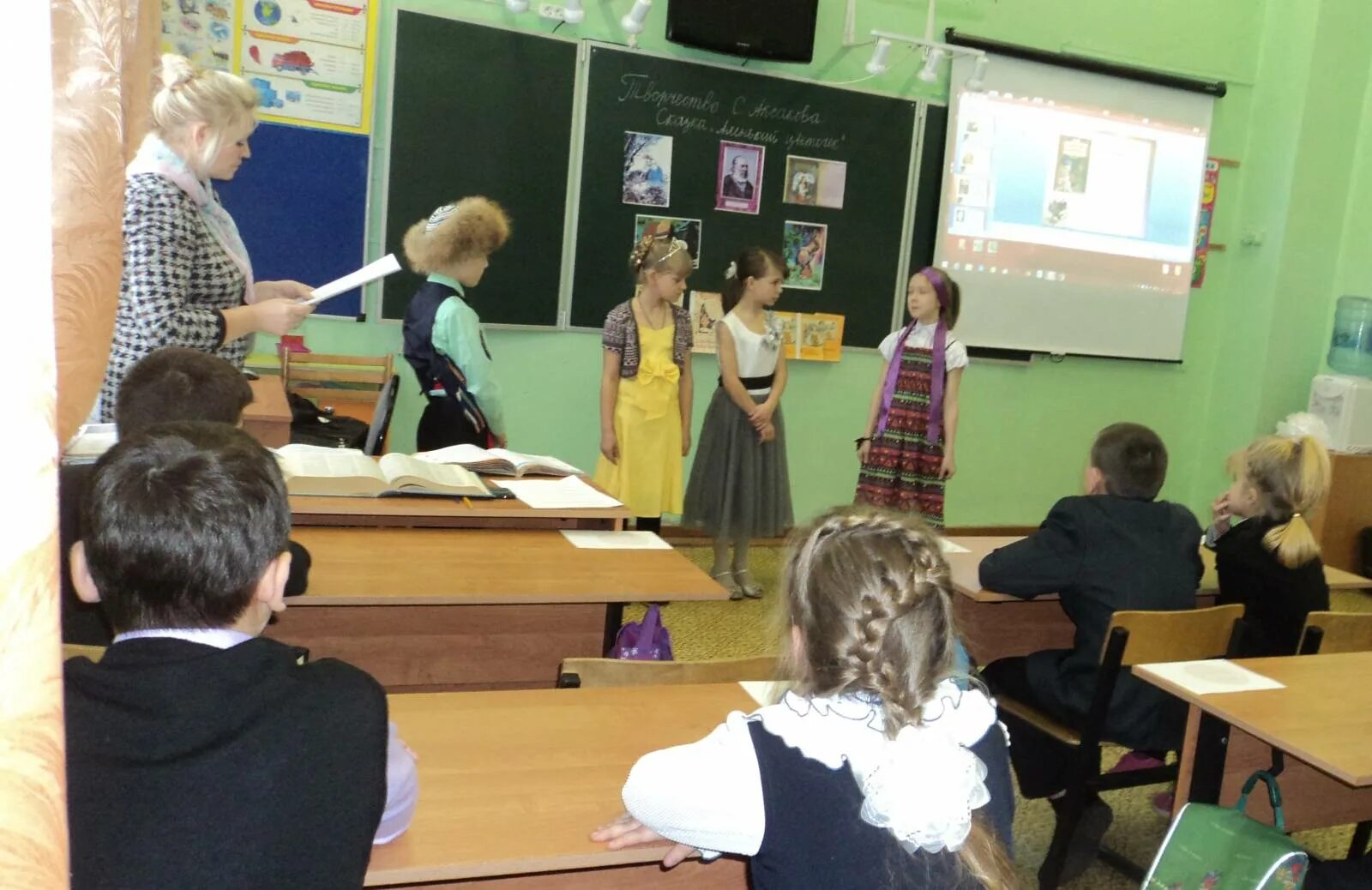 Гимназия 29 нальчик учителя. Светлана николаевна школа учитель. Школа 9 тихвин учителя. Учителя 9 2 2. Школа 5 тихвин учителя.