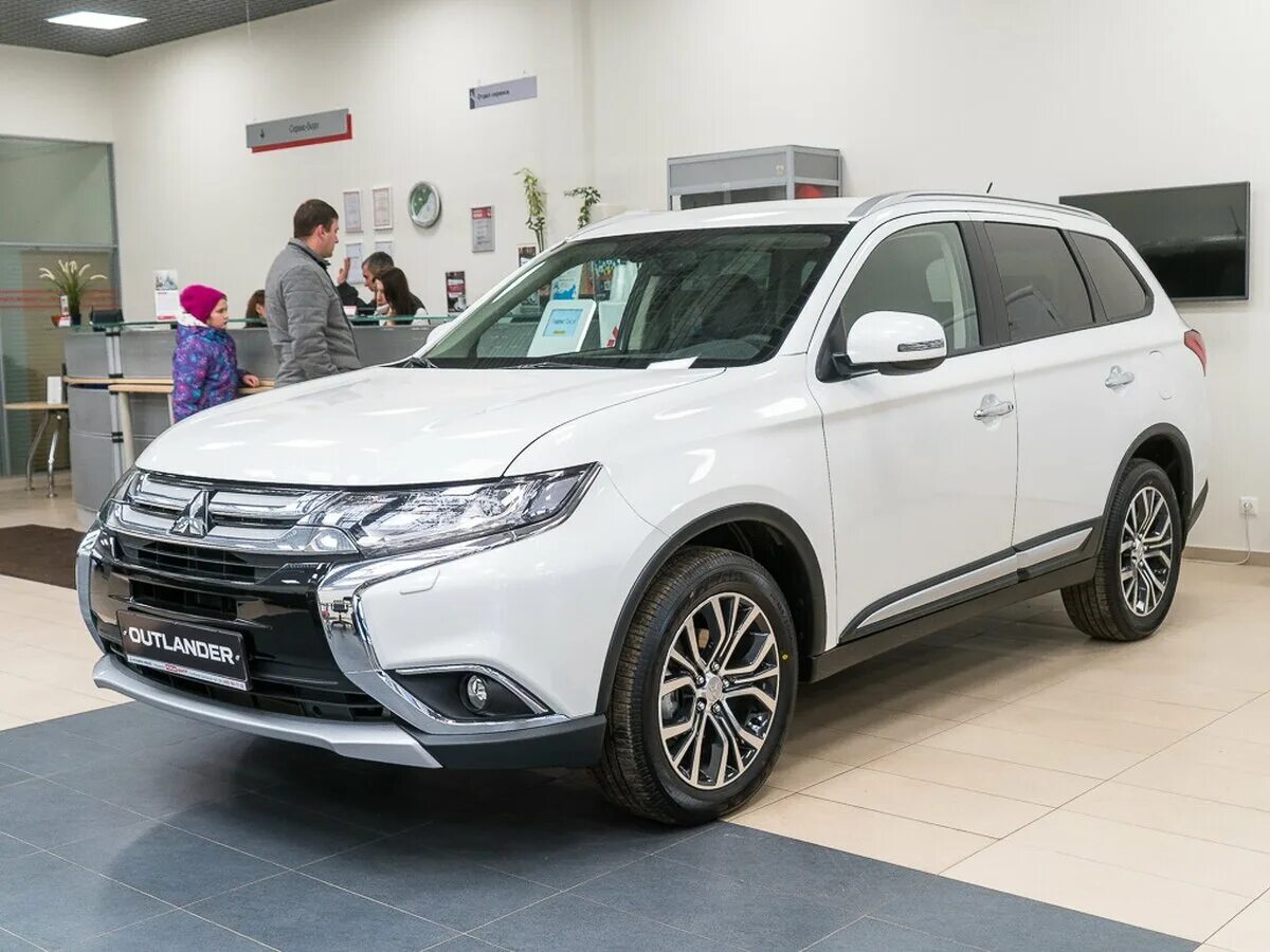 Outlander 2018 2.0. Mitsubishi outlander 2018. мицубиси аутлендер 2018. mitsubishi outlander белый 2018.