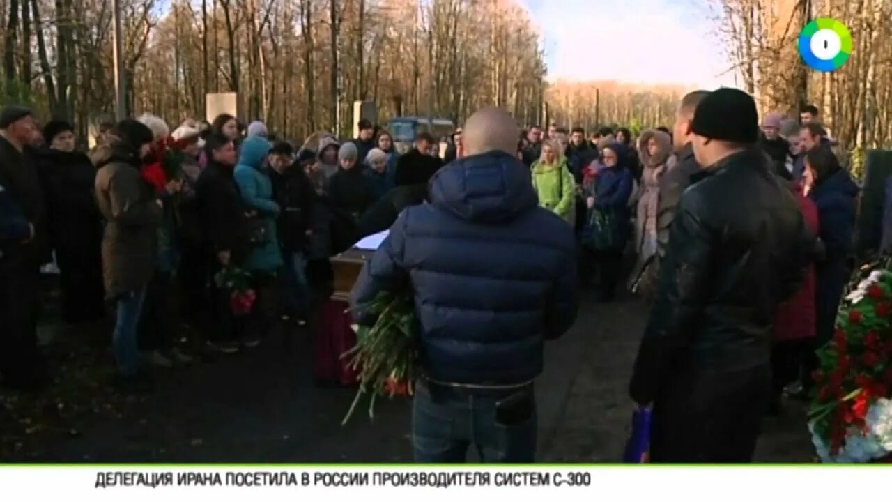 Навального хоронили в закрытом гробу. Фото в гробах погибших в авиакатастрофе в Египте. Когда хоронят человека в закрытом гробу. Почему после авиакатастрофы хоронят в закрытом гробу. Похороны в Египте как проходят.