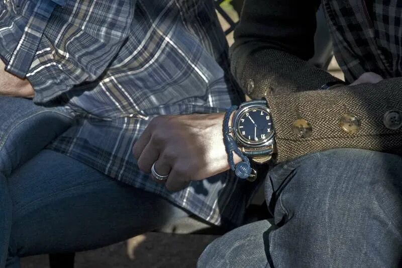 ли носить найденные часы. как носить часы на руке мужские. ли носить найденные часы. ли носить найденные часы. часы с синим ремешком мужские на руке.