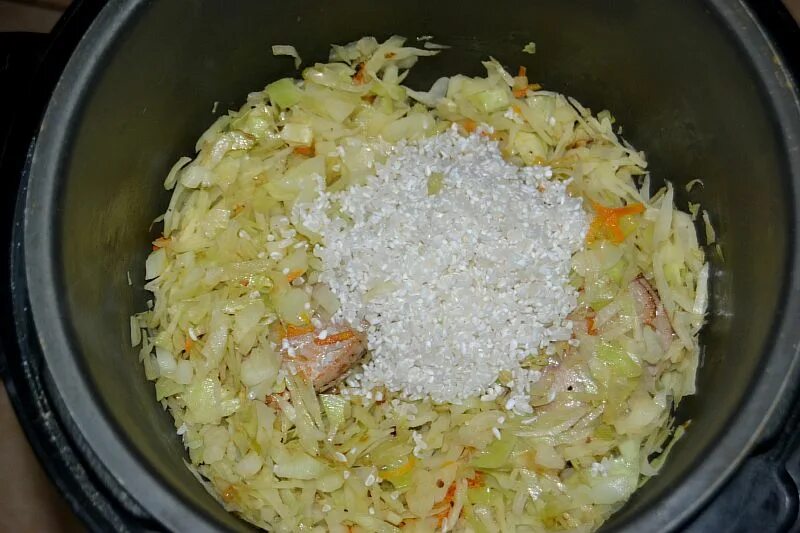 Рис с капустой. Тушеная капуста с рисом в мультиварке. Рис с капустой в мультиварке.