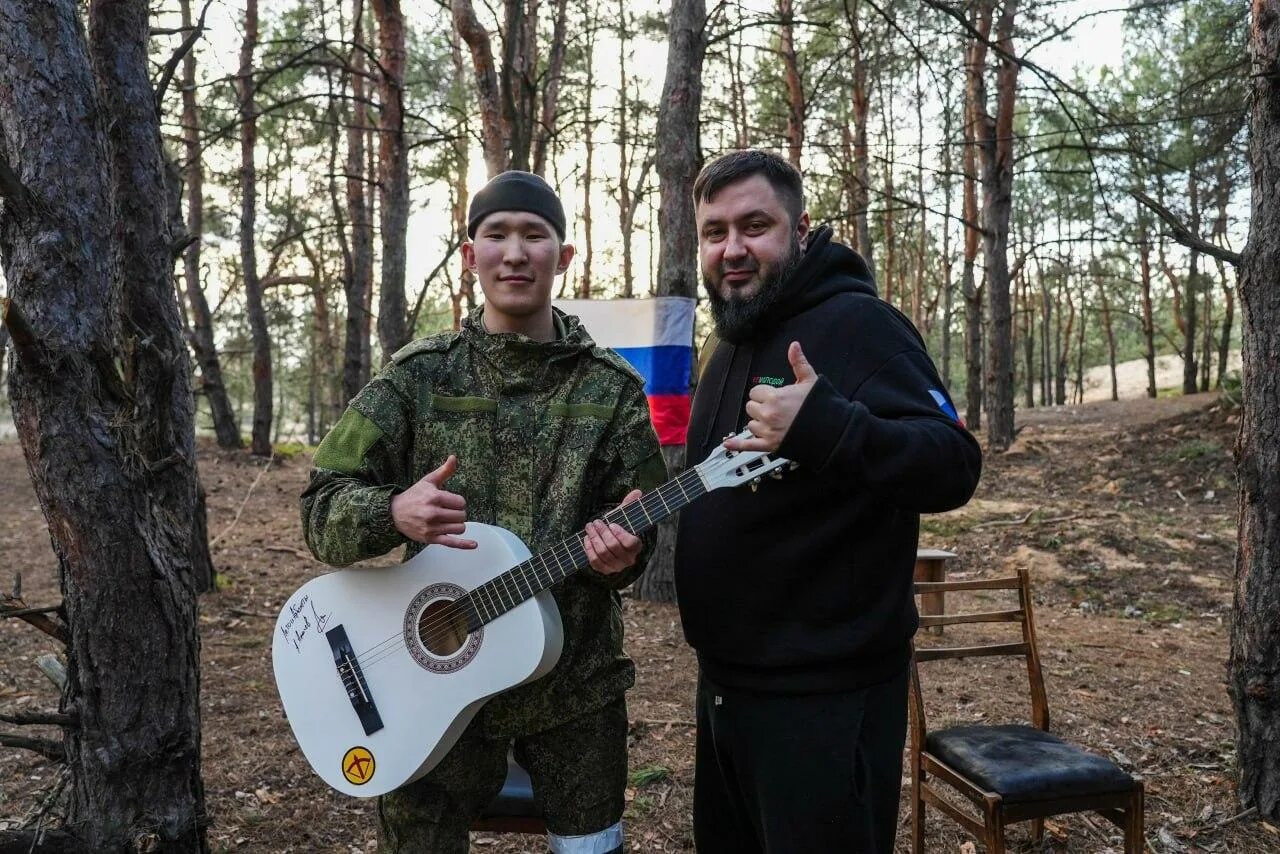 Песня акима апачева лето. Встреча военных.