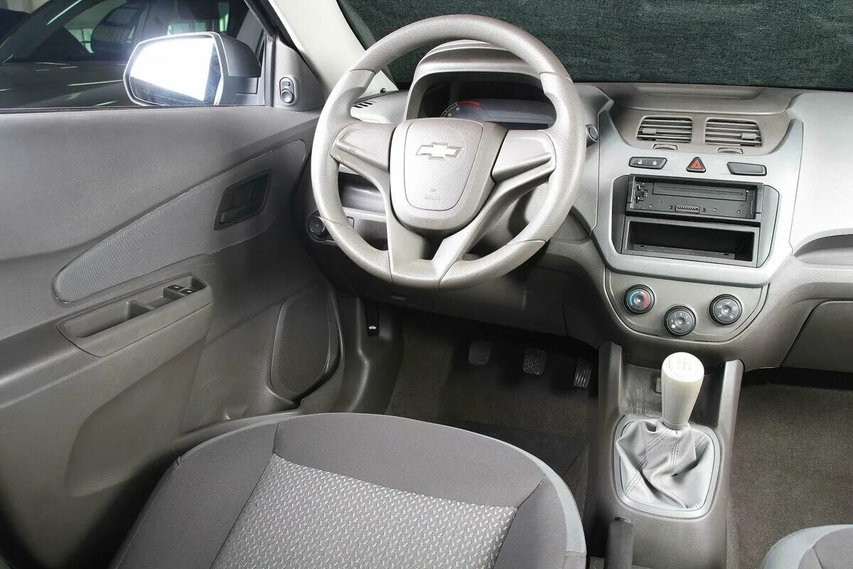 панель магнитола шевроле кобальт 2013. как снять шевроле кобальт 2013. шевроле кобальт 2013 интерьер. полный привод на шевроле кобальт 2013. Cobalt chevrolet 2013 салон.
