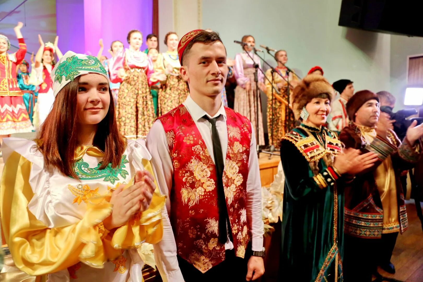Выставка народные промыслы. Декоративно прикладное искусство алтайцев. Народное творчество кемерово. Алтайские народные промыслы. Народные художественные промыслы.