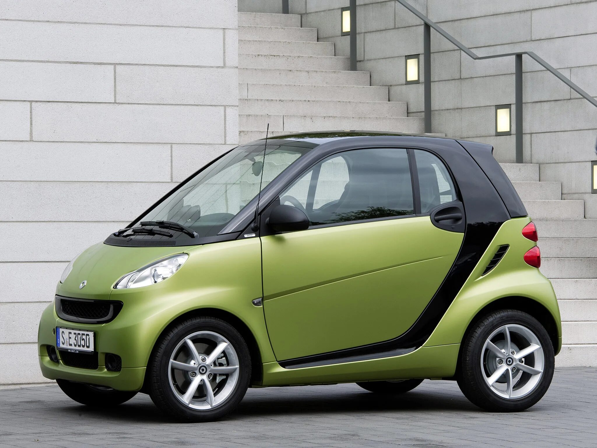 малолитражка мерседес смарт. Smart fortwo 2013. мелкая машина. малолитражки smart fortwo. мелкая машина.
