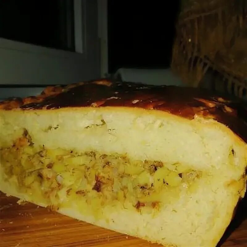 Пирог с картошкой и консервой рецепт. Пирог с рыбной консервой и картошкой. Пирог с консервой и картошкой. Быстрый пирог с рыбой. Пирог с сайрой и картошкой в духовке.