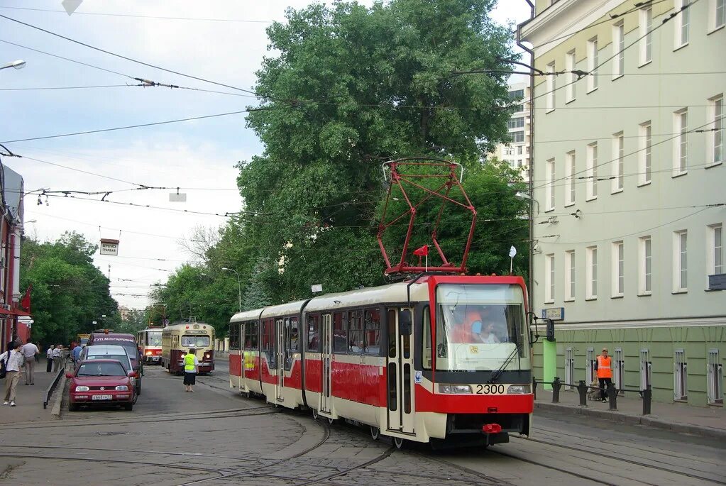 Маршрут 17 трамвая москва остановки. Трамвай Tatra kt3r. Трамвай Tatra kt3r в Москве. Трамвай «Татра-13». Трамвай 17 Москва.