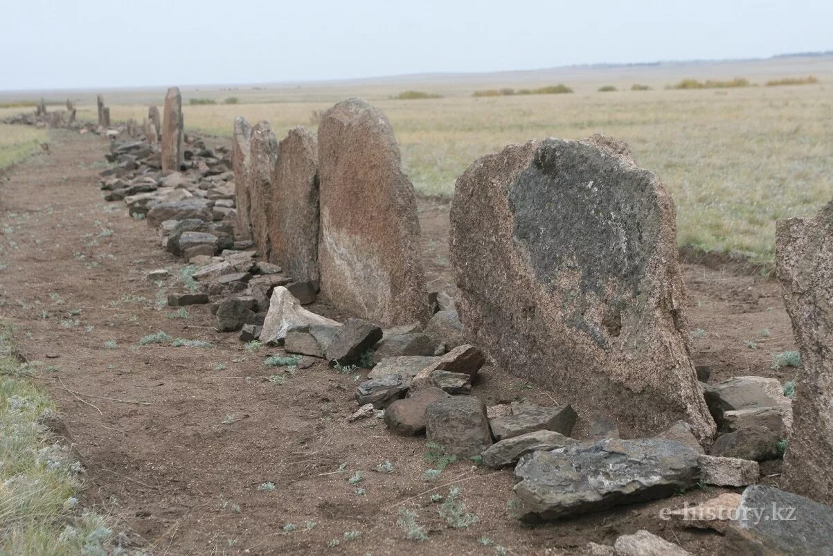 Бегазы-дандыбаевские мегалитические мавзолеи. Памятники бронзового века. Памятники неолита. Бегазы Дандыбаевская культура памятники.