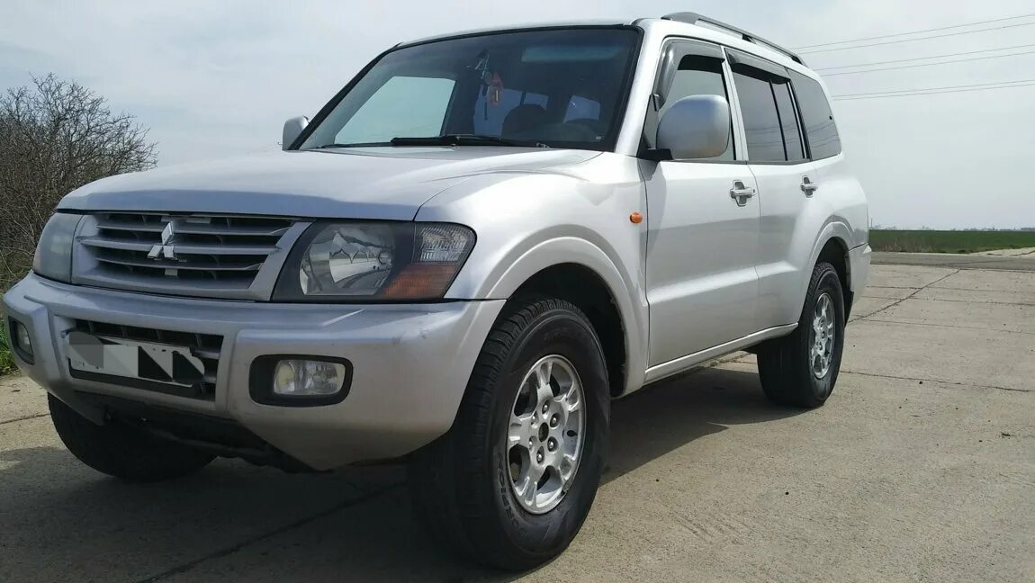 Мицубиси 2002г. Mitsubishi Pajero 2002. Митсубиси Паджеро 2002г. Паджеро 2002 Тойота. Pajero 2002 г.