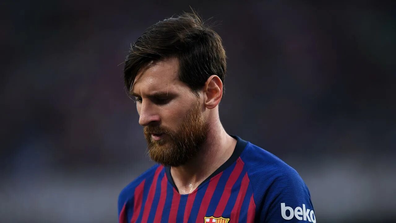 Messi is from. Лионель месси. лионель месси грустный. lionel messi 2018. лионель месси плачет.