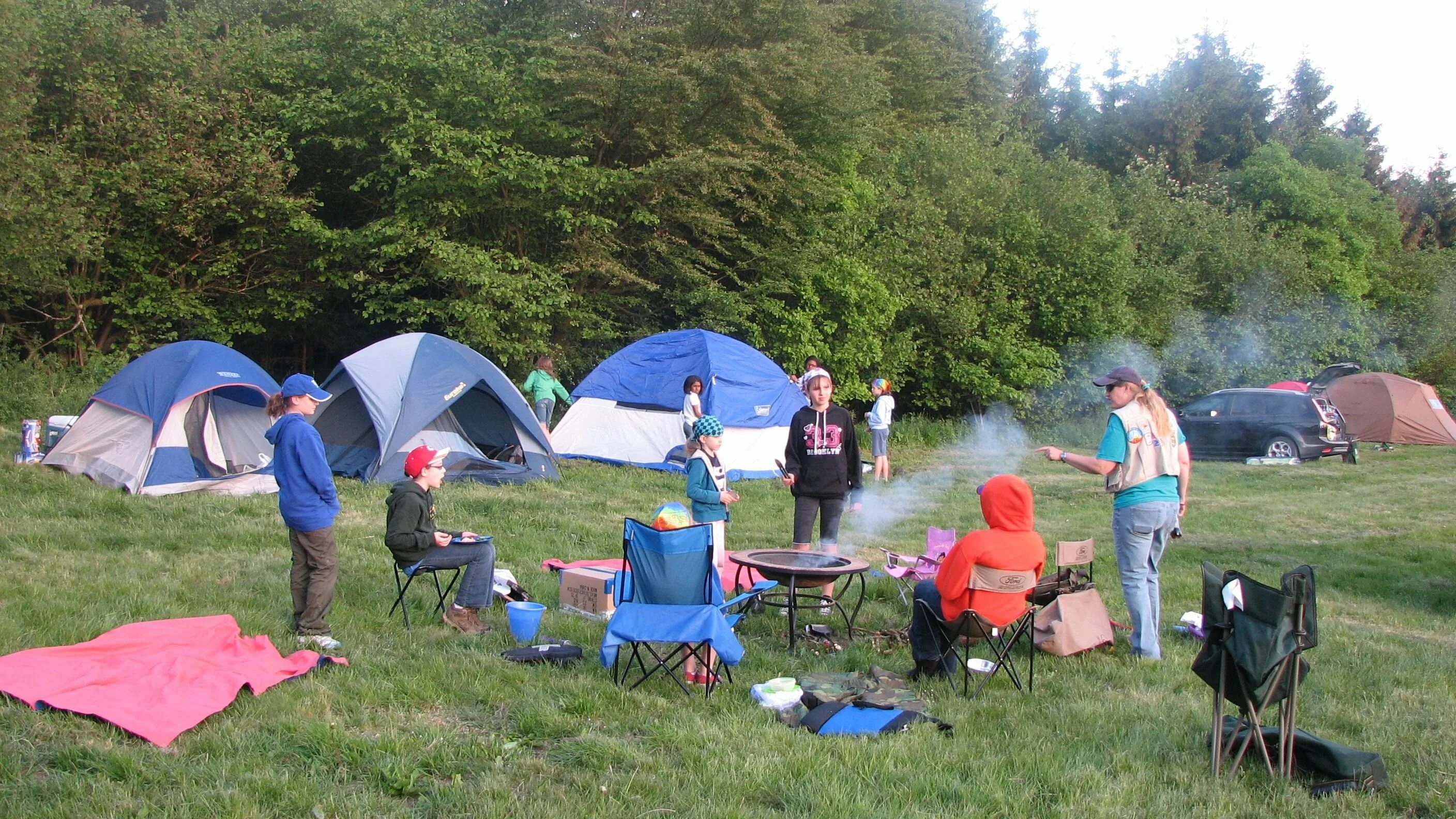 Camp go camping перевод. Кемпинг. Кемпинг с детьми. Camping activities. Поход кемпинг дети.