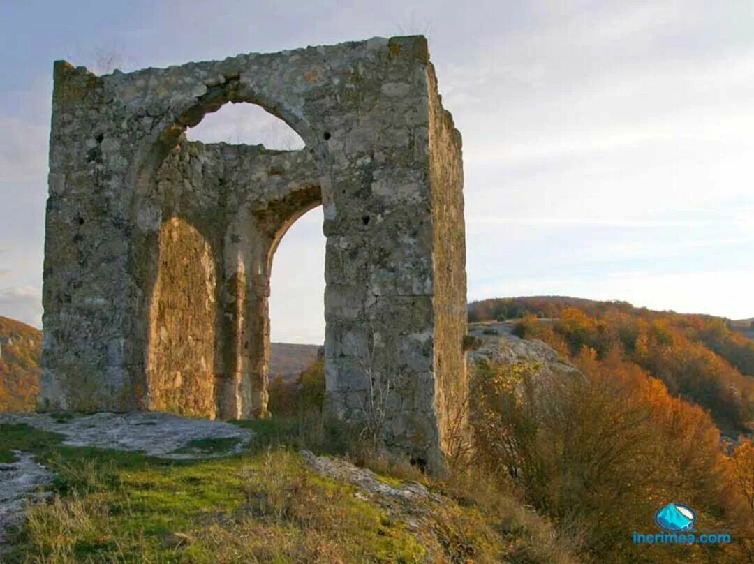 Куле мл. Башня кыз-куле крым. девичья башня эски кермен крым. девичья башня кыз куле. девичья крепость кыз-кермен.