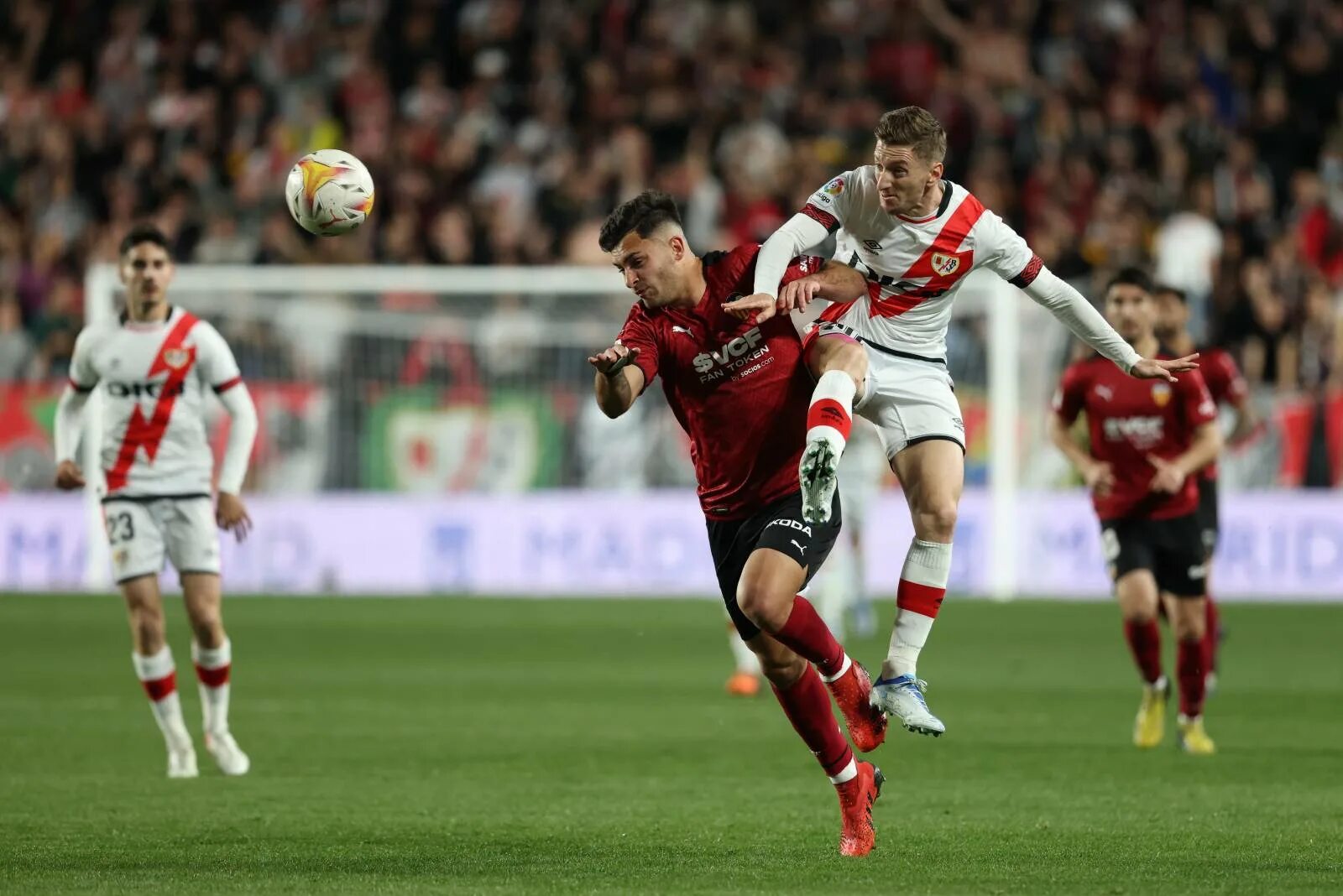 Райо вальекано. Райо вальекано. Футбол ла лига испания 2022 2023. Райо вальекано результаты. Футбольный матч.