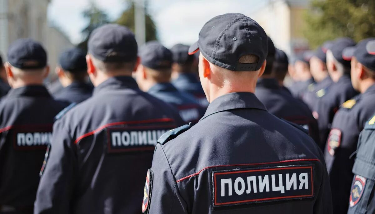 В отношении сотрудников полиции