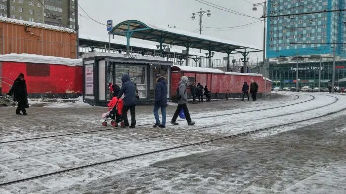 Городской дозор. Трамвай 28 метро Сокол Жукова. Метро Щукинская трамвай. Метро Щукинская Чертановская. Трамвайная остановка метро Чертановская.