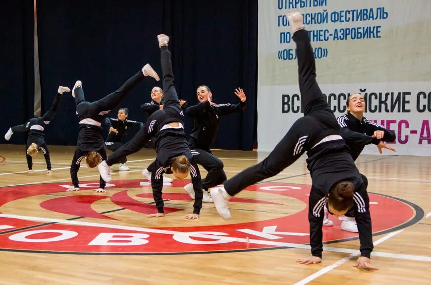 Клуб единоборств раунд подольск адрес. Тайский бокс подольск варяг. Клуб раунд подольск. Раунд подольск. Единоборства подольск.