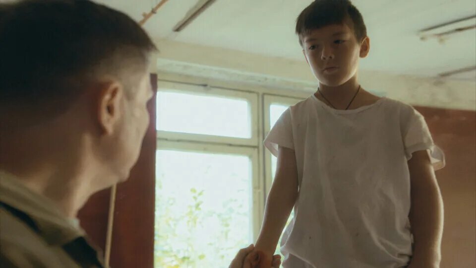 Silent youth, 2012. короткометражки про парней. город прора (2012). Ezra fieremans (эзра фиреманс). короткометражки про парней.