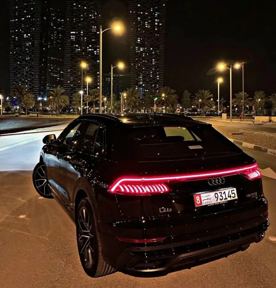 1 4 года ночью. Ауди а7 черная. audi q8 night. ауди q8 ночью. audi q8 сзади.