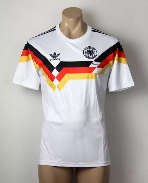 Новая форма сборной германии 2024. Адидас сборная Германии 1990. Форма сборной ФРГ. Футболка сборной Германии 2022. Футболка сборной Германии 1990.