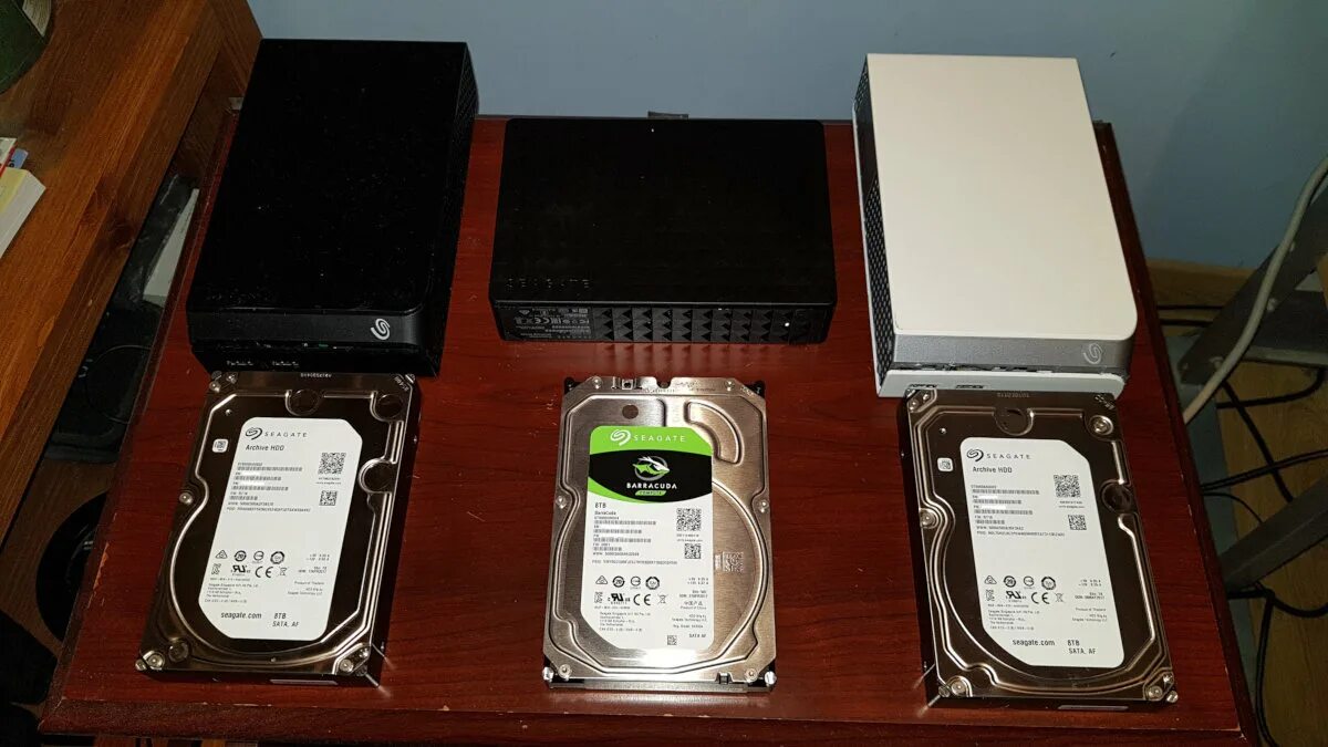 Диск seagate внешний разобрать. Seagate external hdd 8tb. переносной жёсткий диск на 2 тб seagate. разбор внешнего жесткого диска wd elements.